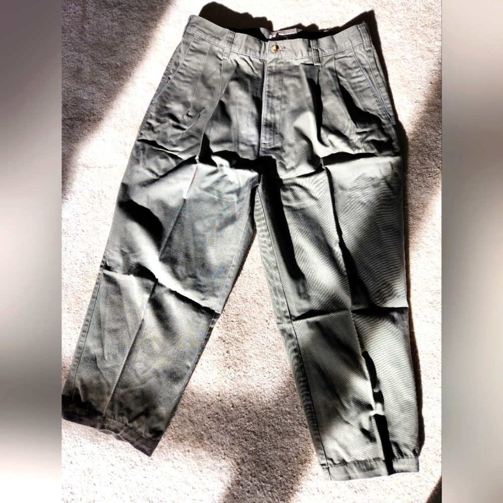 Fieldmaster Men’s (34 X 30) Pleated Front Chino Pants